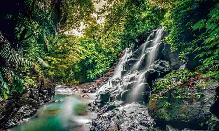 Kanto Lampo Waterfall